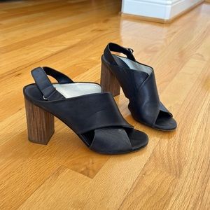 Vince Faine Slingback sandals - navy / size 7